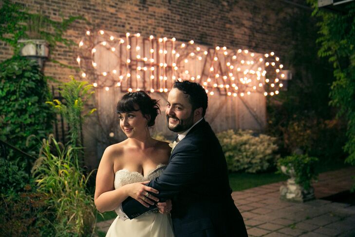 Rachel Stanaszek (26 and a teacher) and Tristan Diaz’s (28 and a logistics broker) had an undeniable whimsical, retro, urban vibe. Choosing Salvage On