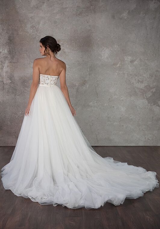 Essense of Australia D4133 Ball Gown Wedding Dress - 6