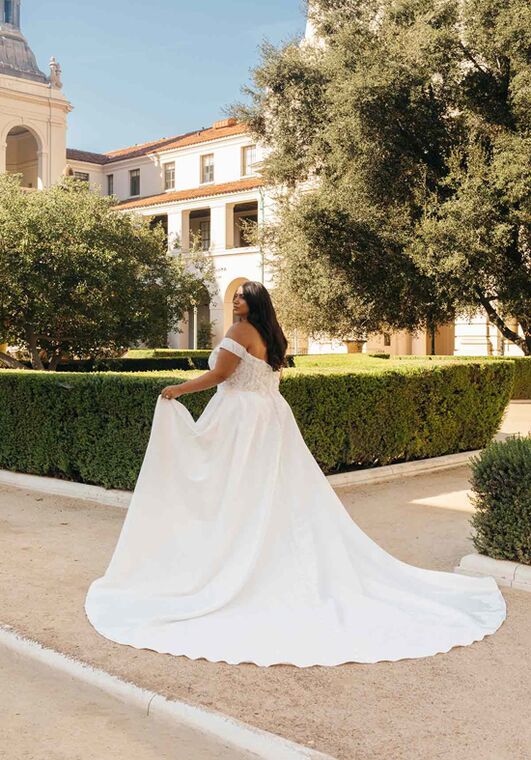 Essense of Australia D3565 plus Ball Gown Wedding Dress - 6