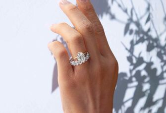 lab grown diamond engagement ring 