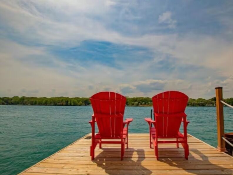 Picture of airbnb: Life is better on the St. Clair River