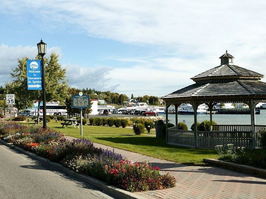 Picture of LOCAL ATTRACTIONS