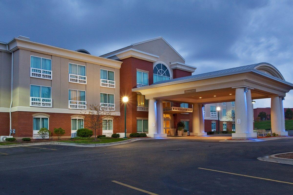 Picture of Holiday Inn Express & Suites Grand Rapids-North, an IHG Hotel