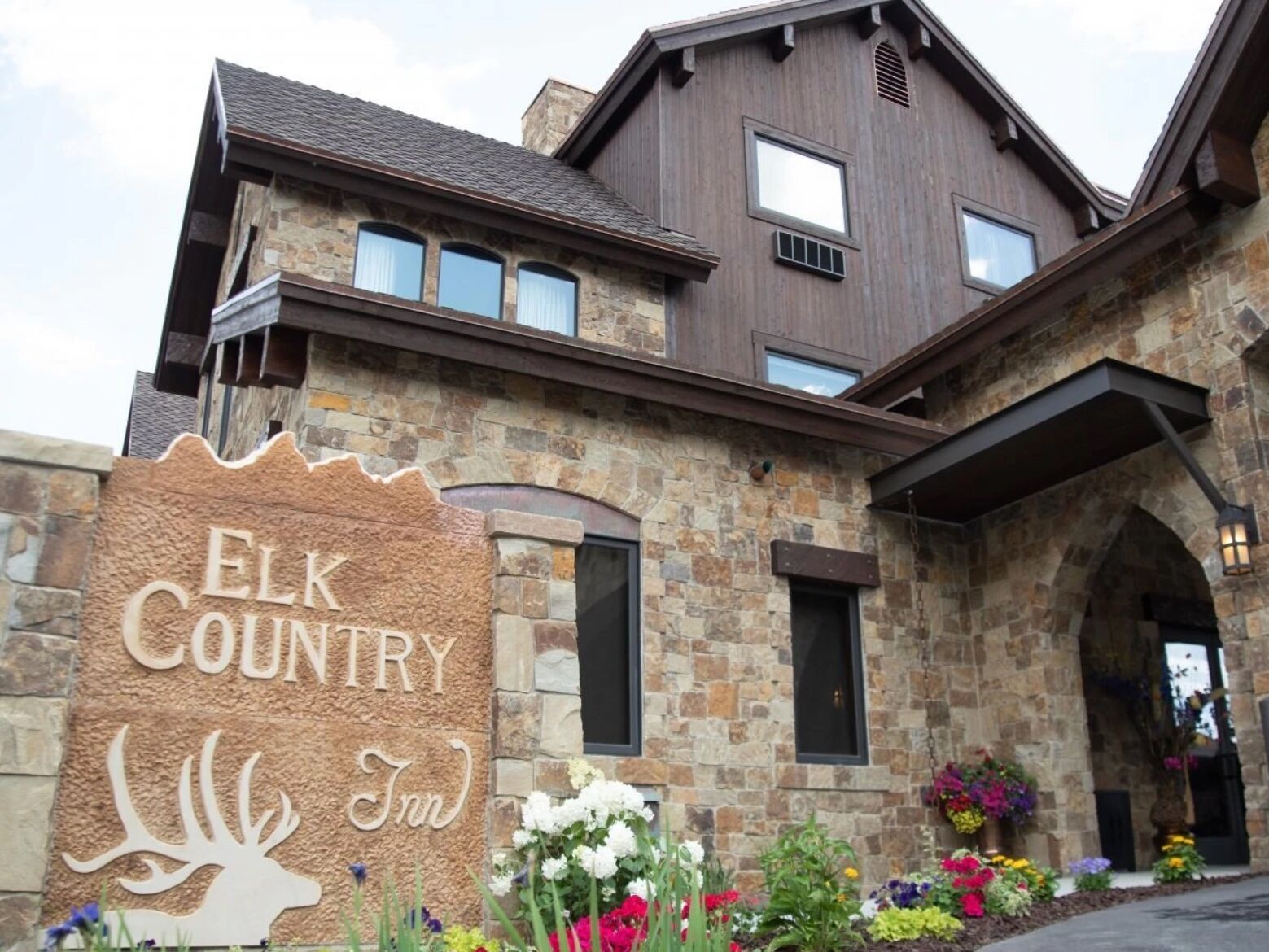 Picture of Elk Country Inn