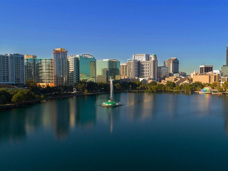 Picture of Lake Eola Park