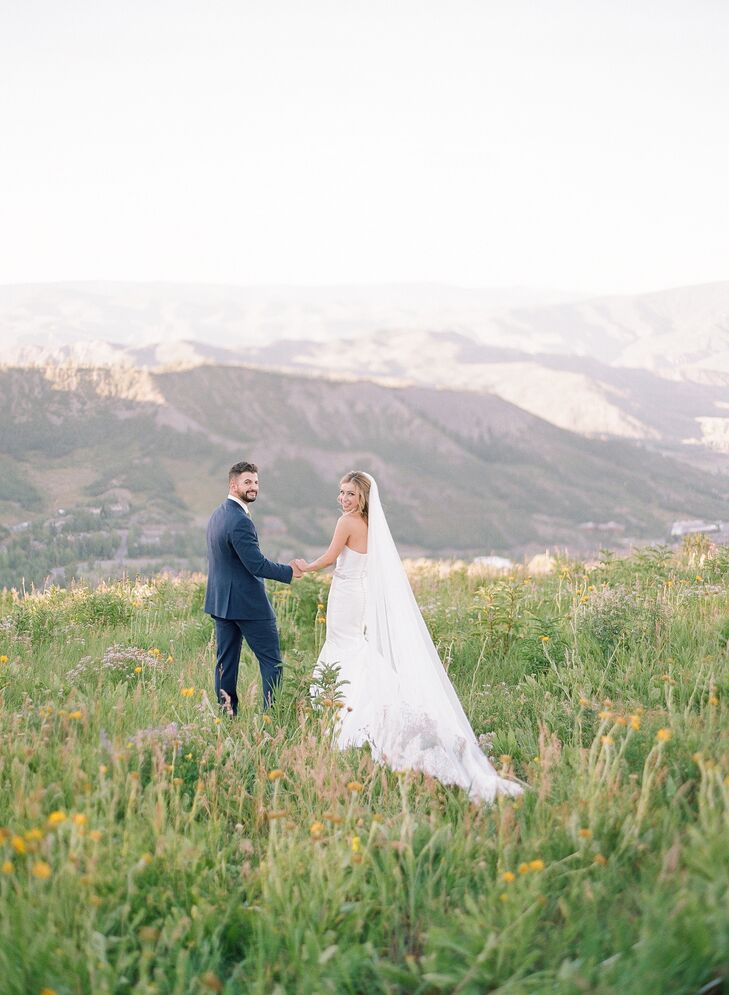 Couple Wedding Portraits at Lynn Britt Cabin in Aspen, Colorado
