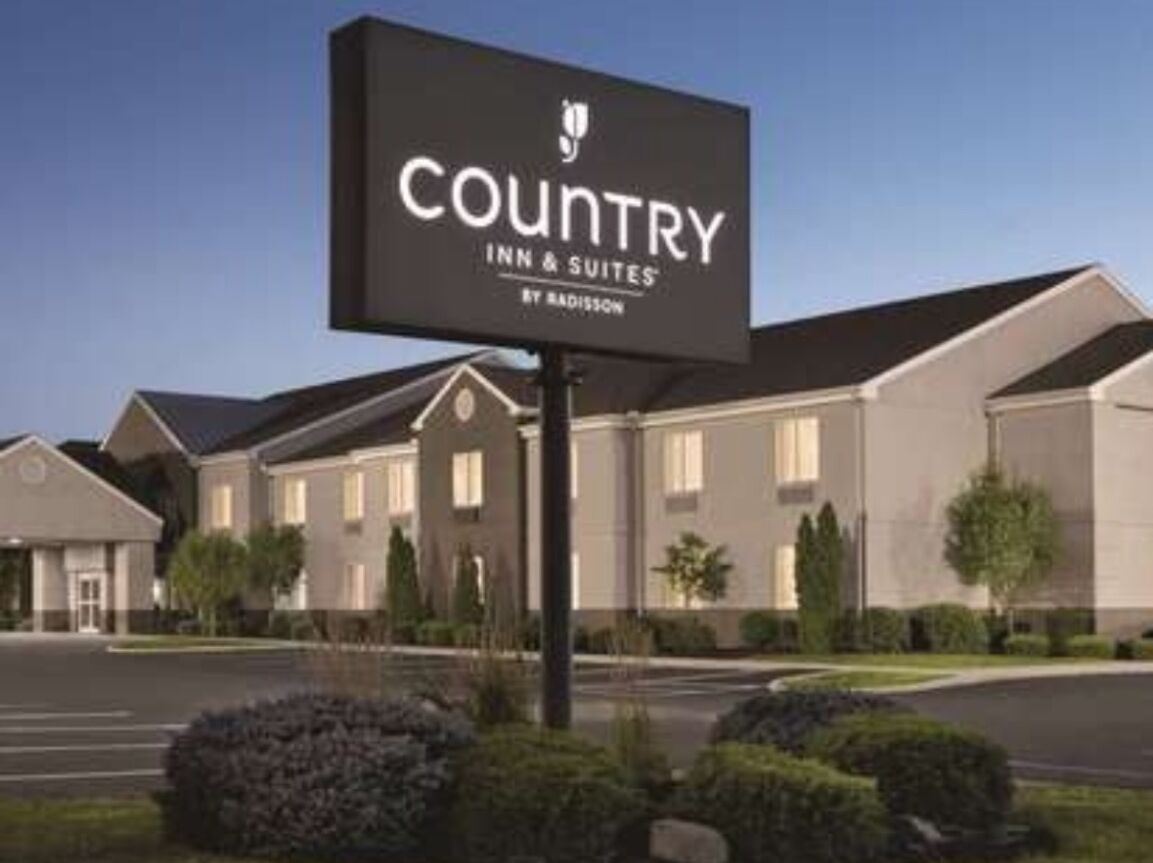 Picture of Country Inn & Suites by Radisson, Port Clinton, OH