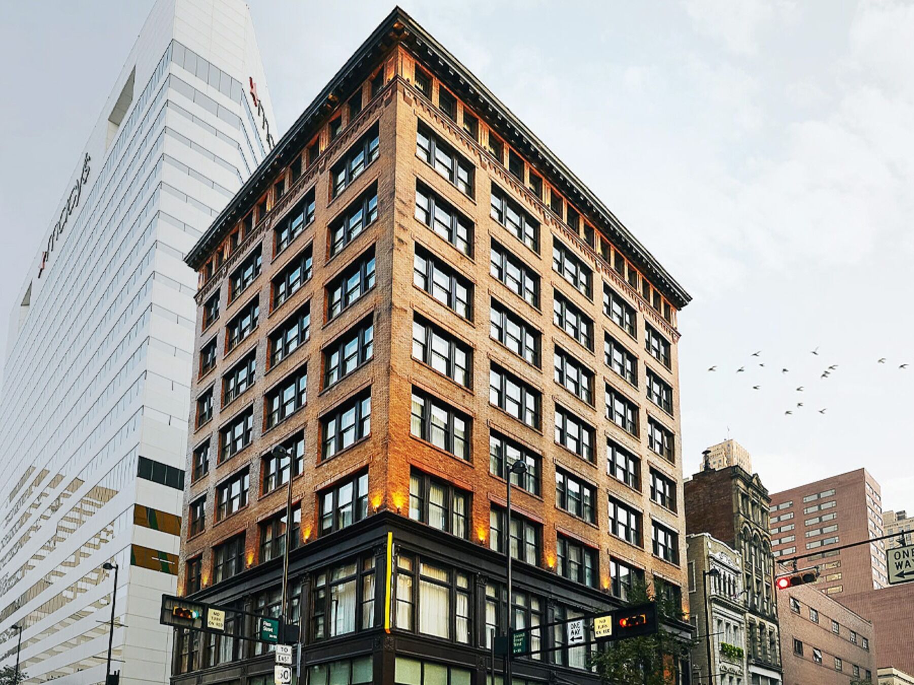 Picture of Kinley Cincinnati Downtown, a Tribute Portfolio Hotel