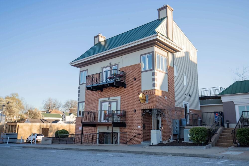 Picture of River Sirens Hotel