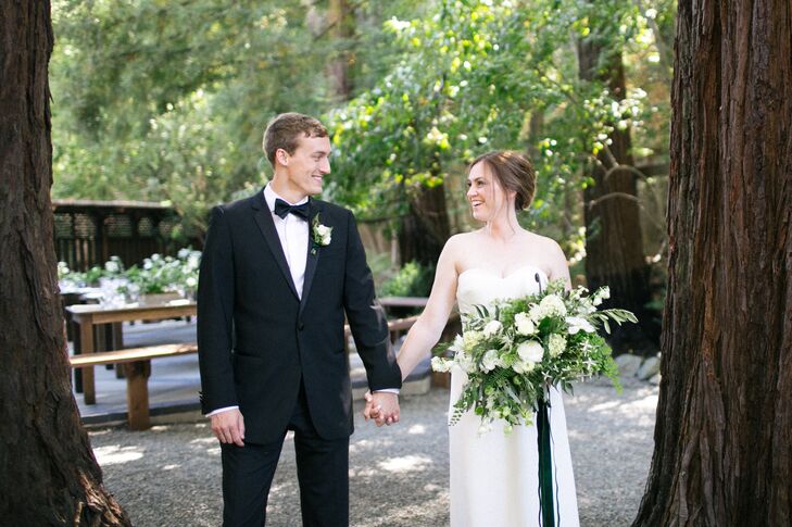 Brit Eames and Will Thies fused Southern elegance and laid-back Cali vibes to bring their vision for a bohemian bash with refined flair to life.<br><b