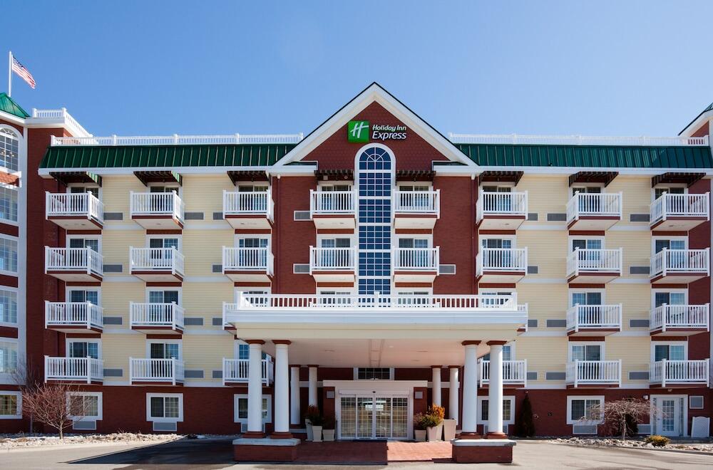 Picture of Holiday Inn Express & Suites Petoskey by IHG