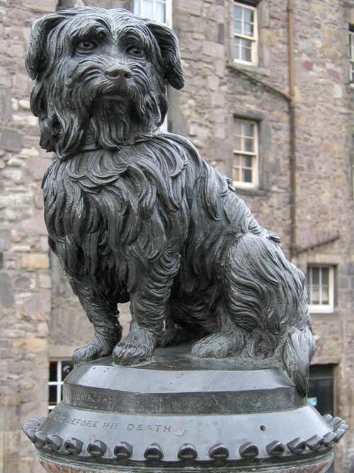 Picture of Greyfriars Bobby's grave