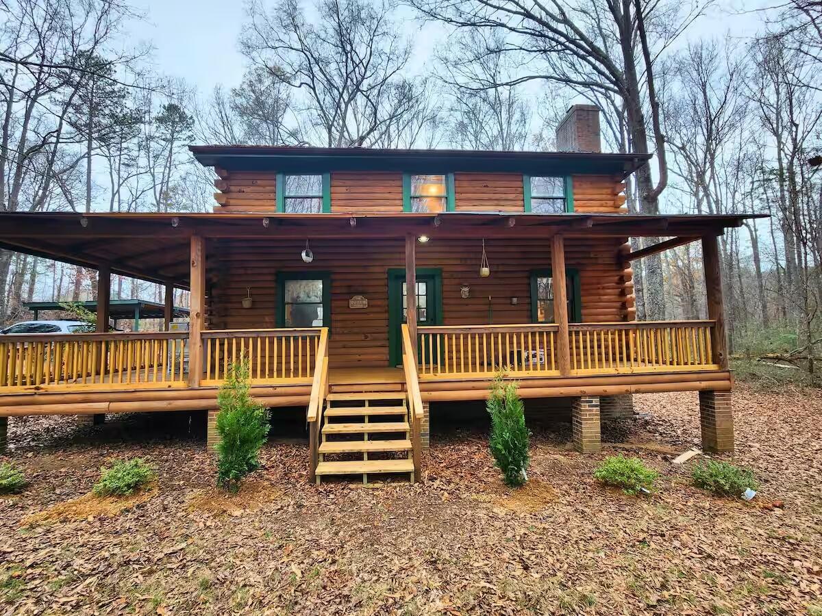 Picture of 8 guests3 bedrooms5 beds2.5 bath AirBnb in Indian Trail, NC