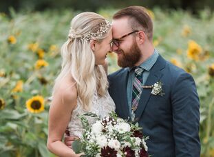 Alison Wuillermin (28 and in product development at Anthropologie Home) and Dan Campbell (30 and lead singer of The Wonder Years) wanted to stray from