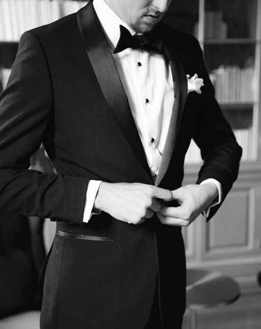 Suit Shop Men's Black Shawl Lapel Tuxedo Tuxedo - 4