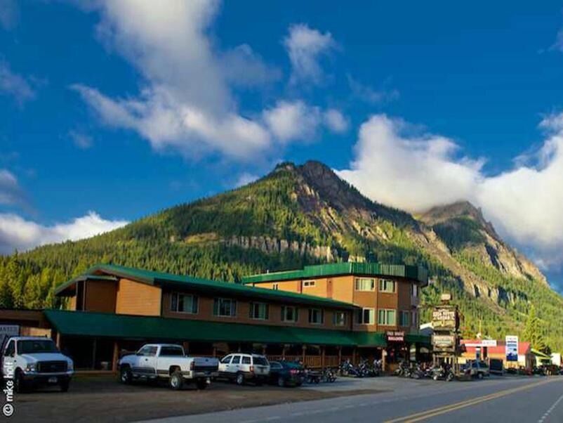Picture of Soda Butte Lodge