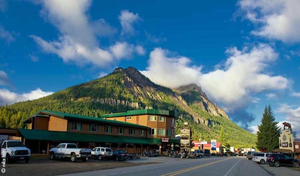 Picture of Soda Butte Lodge
