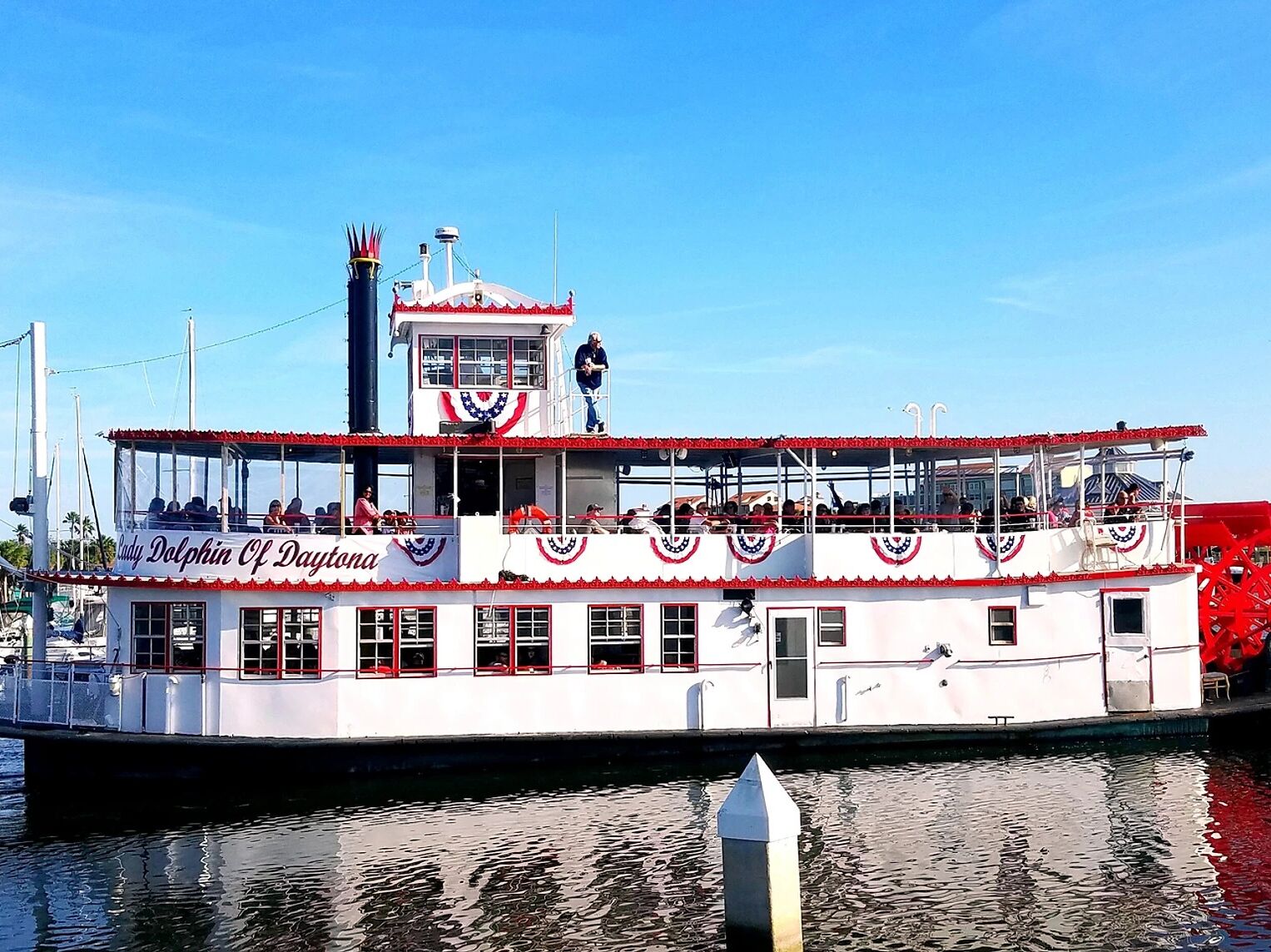 Picture of Dine and Cruise