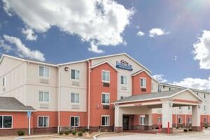 Picture of Baymont by Wyndham Fulton