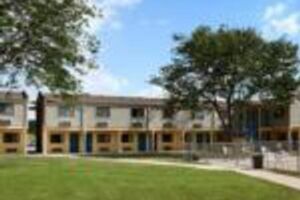Picture of Days Inn by Wyndham Bowling Green