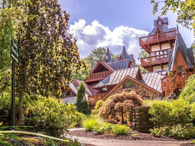 Picture of Landoll's Mohican Castle