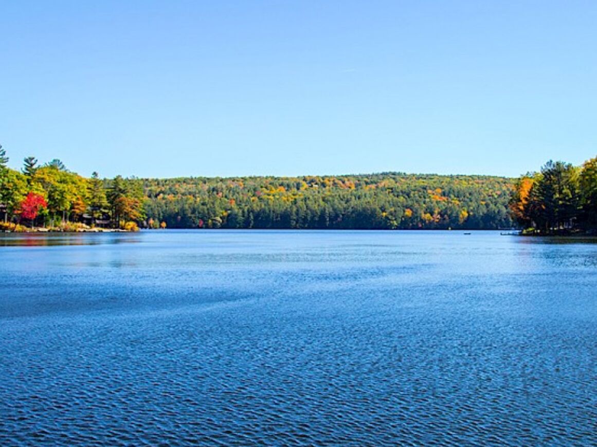 Picture of Lake Shore Village Resort