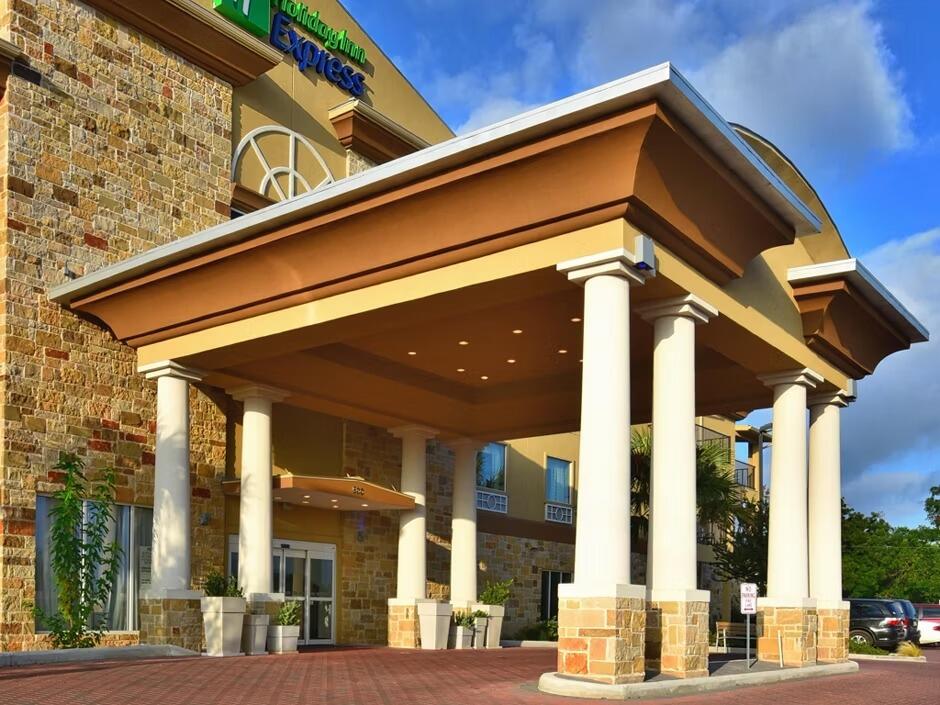 Picture of Holiday Inn Express & Suites Fredericksburg, an IHG Hotel