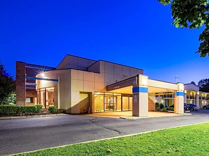 Picture of The Hub Middletown: A Best Western Signature Hotel