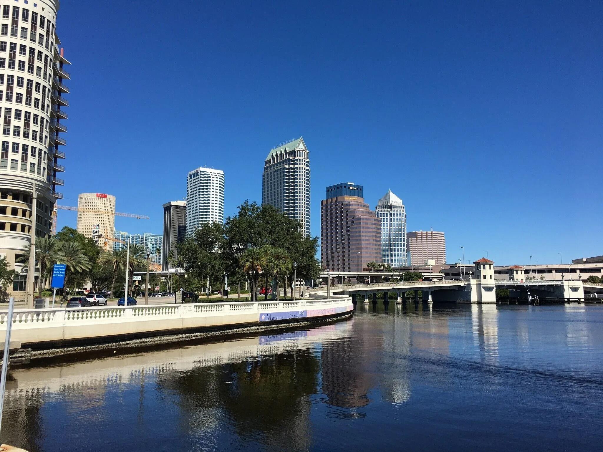 Picture of Bayshore boulevard and Hyde Park Village