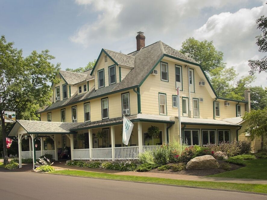 Picture of Eagles Mere Inn