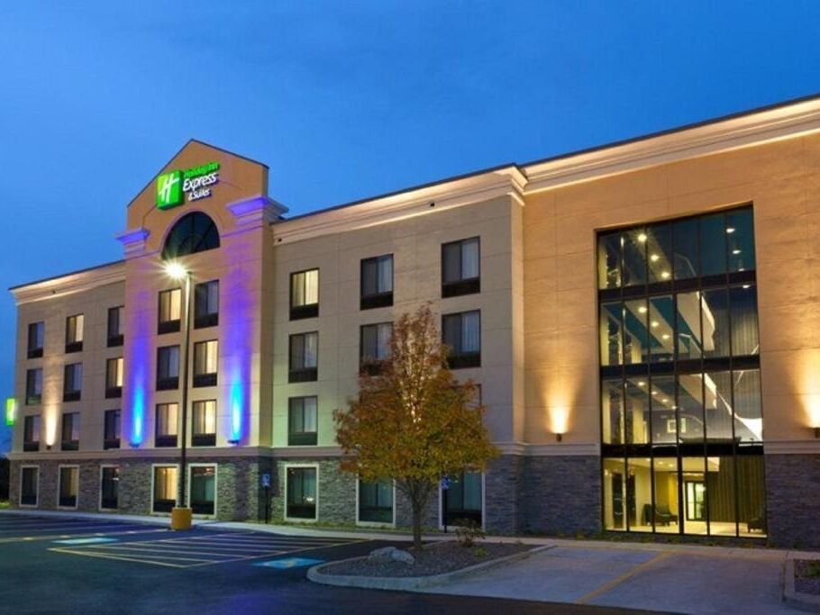 Picture of Holiday Inn Express & Suites Batavia - Darien Lake, an IHG Hotel