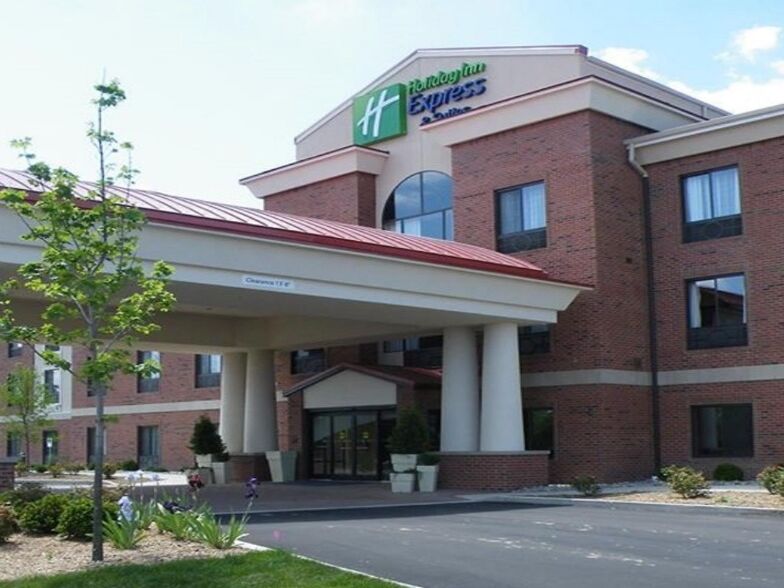 Picture of Holiday Inn Express & Suites Charlotte, an IHG Hotel