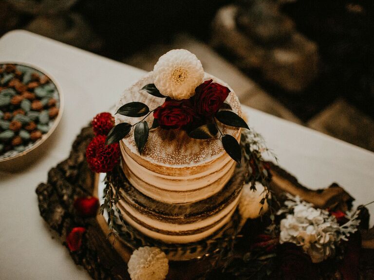 Fall wedding ideas naked cake with dark accents