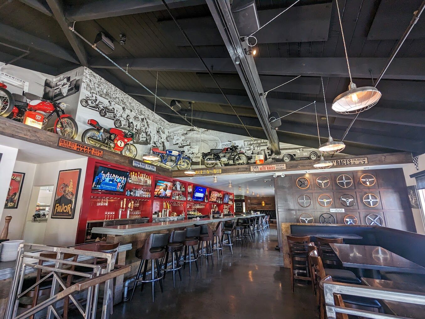 Picture of Turn 12 Bar & Grill