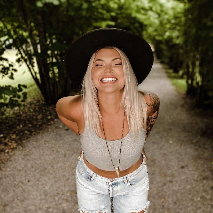 Anika Winder