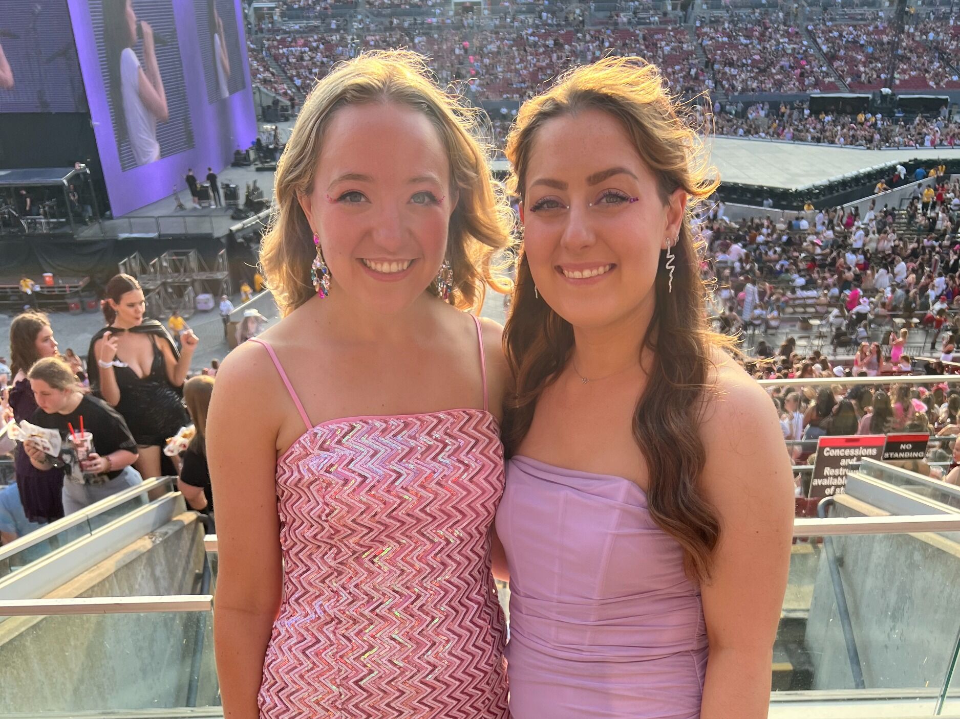 Picture of julia + corinne