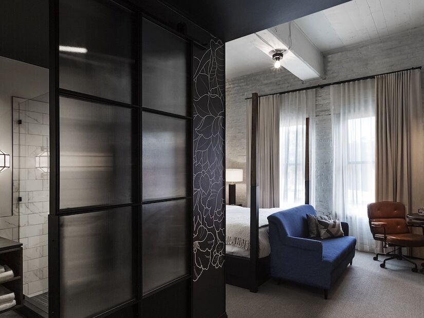 Picture of Crossroads Hotel