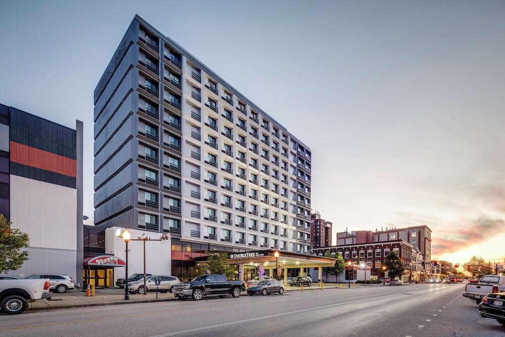 Picture of DoubleTree by Hilton Huntington