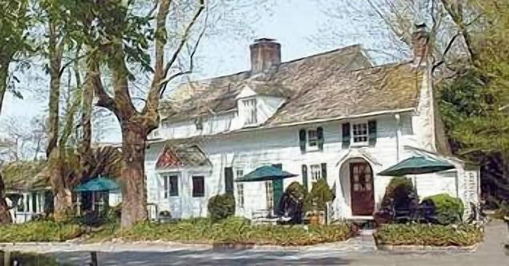 Picture of Three Village Inn