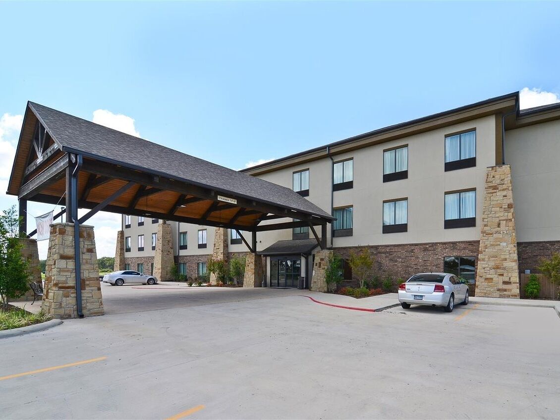 Picture of Best Western Plus Emory At Lake Fork Inn & Suites