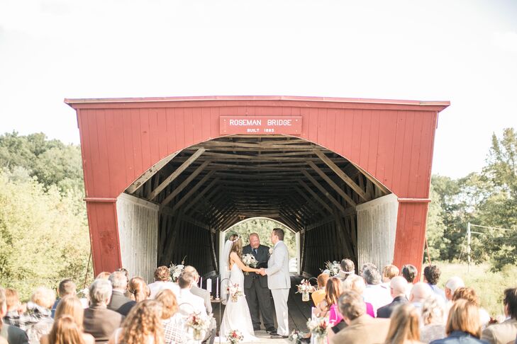 The couple got married on the covered Roseman Bridge, made famous in "The Bridges of Madison County," one of Italia's favorite books.