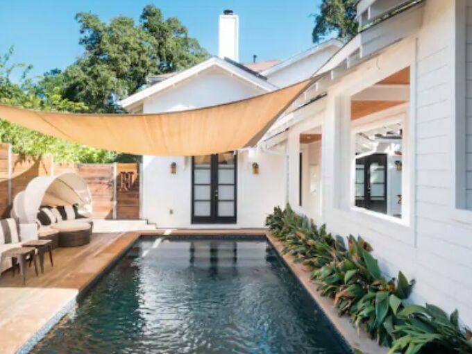 Picture of find a rental on Airbnb!!
