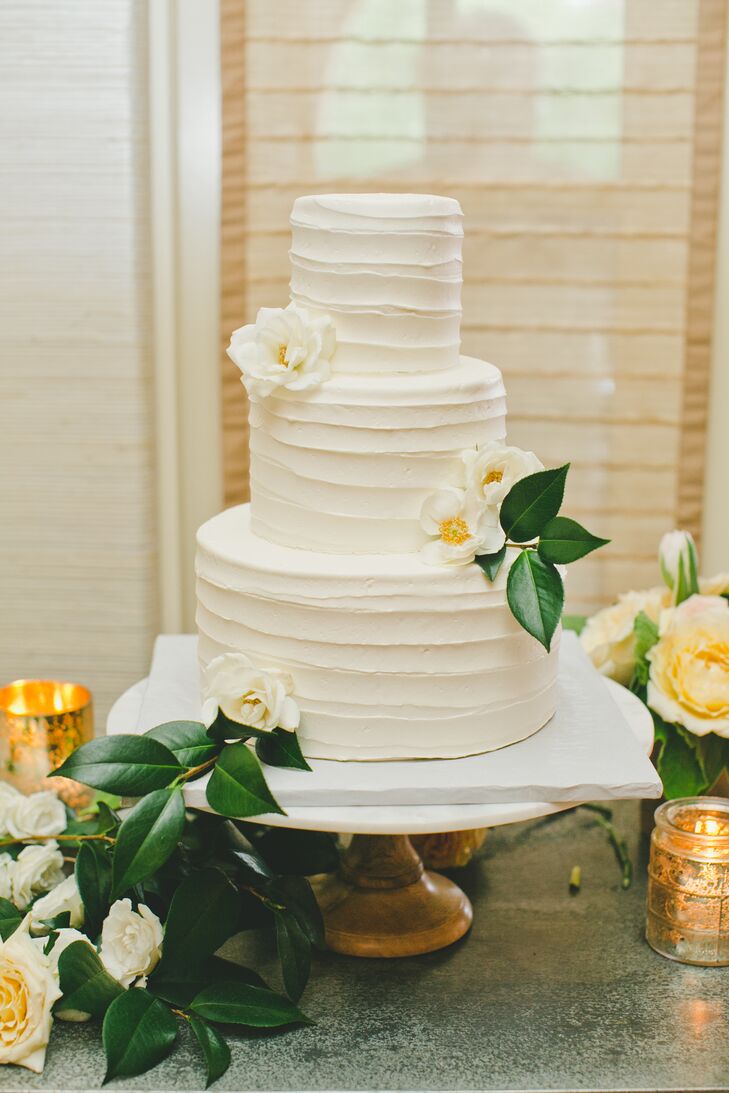 The Crimson Cake in Oceanside, California, designed a classic three-tier cake with orange blossoms. It included three types of cake: vanilla, chocolate and red velvet.