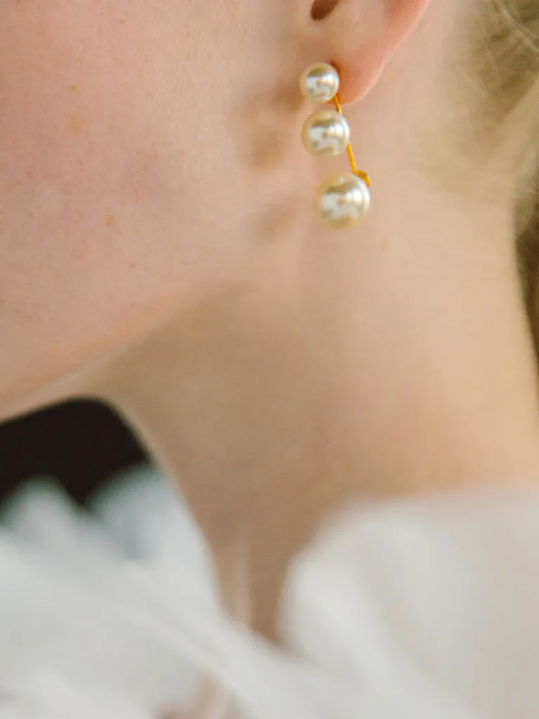Graduated pearl drop bridal earrings