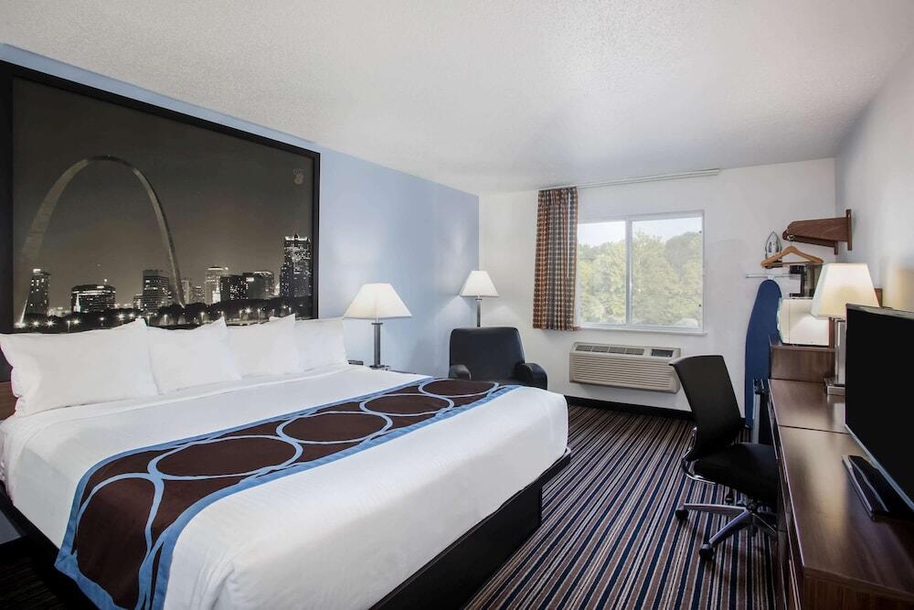 Picture of Super 8 by Wyndham Washington