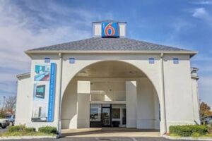 Picture of Motel 6 Dickson TN