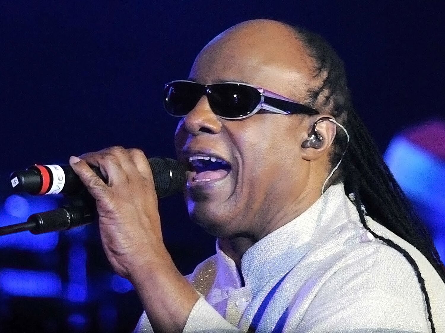 20 Stevie Wonder Love Songs for Your Wedding