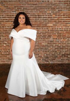 Essense of Australia D3754 plus Fit-and-Flare Wedding Dress