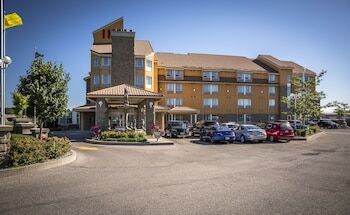 Picture of Monte Carlo Inn Barrie Suites