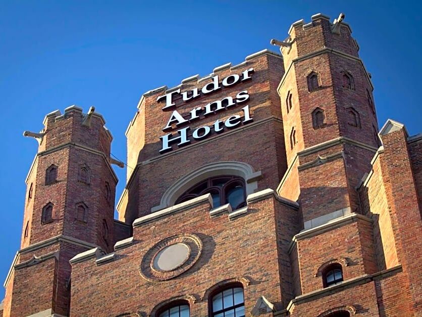 Picture of The Tudor Arms Hotel Cleveland - a DoubleTree by Hilton